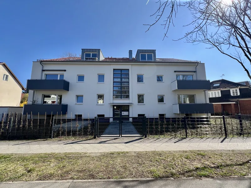 Erdgeschosswohnung in modernisiertem Niedrigenergiehaus — photo 1